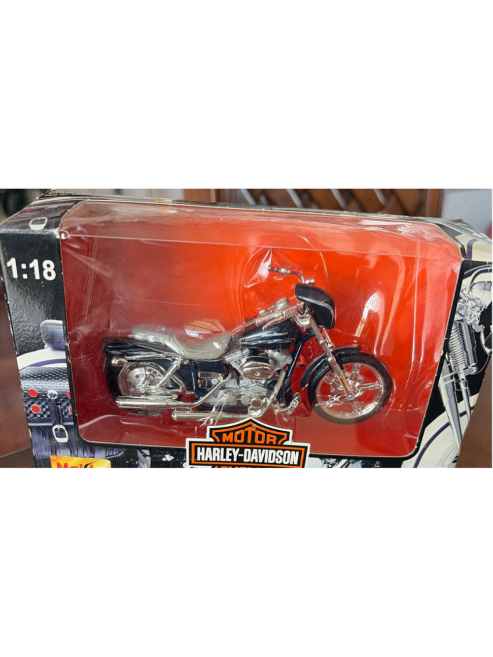 2002 Harley-Davidson XL 1200C Sportster Maisto 1:18 Diecast Series 17 NIB